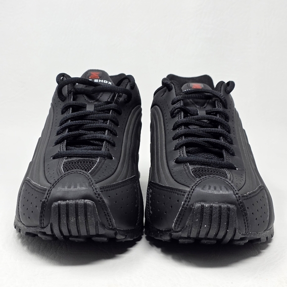 Nike Shox R4 GS Triple Black Shoes Youth Size 6Y Womens Size 7.5 CW2626-003 New - Picture 8 of 10